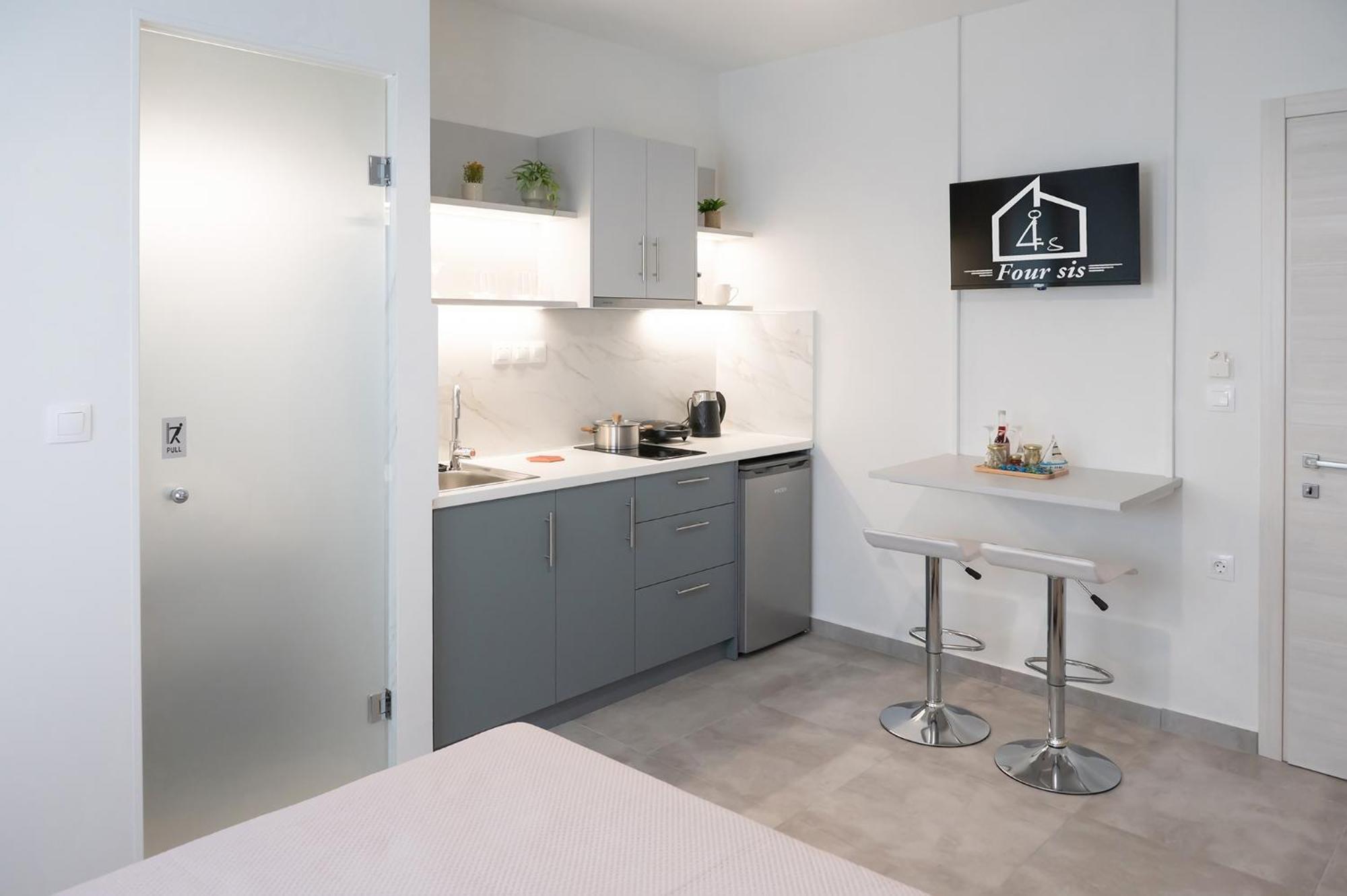 Four Sis Rooms Mangana Экстерьер фото