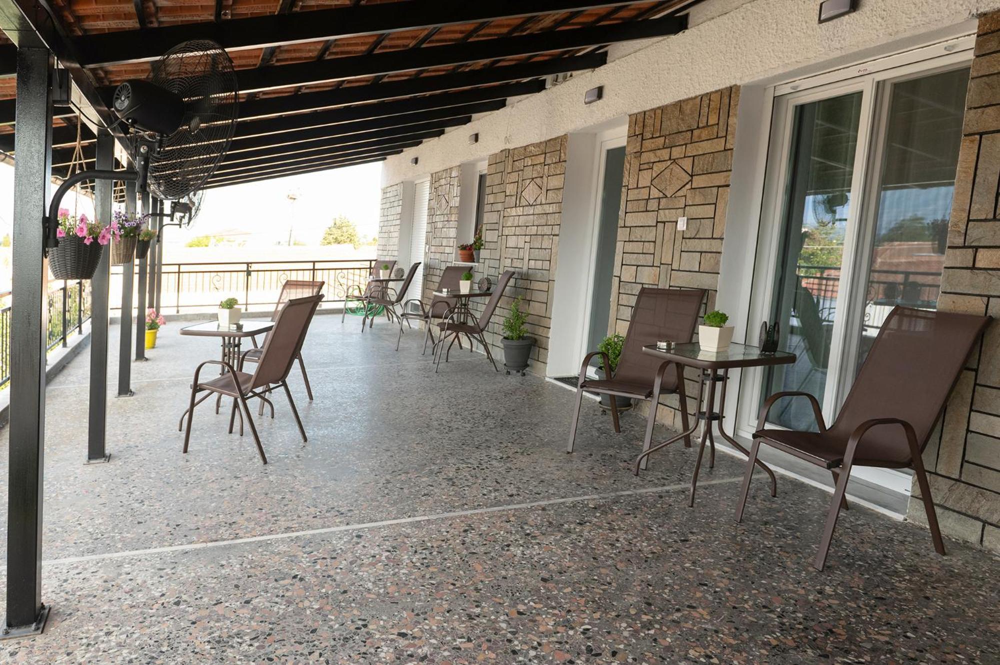 Four Sis Rooms Mangana Экстерьер фото