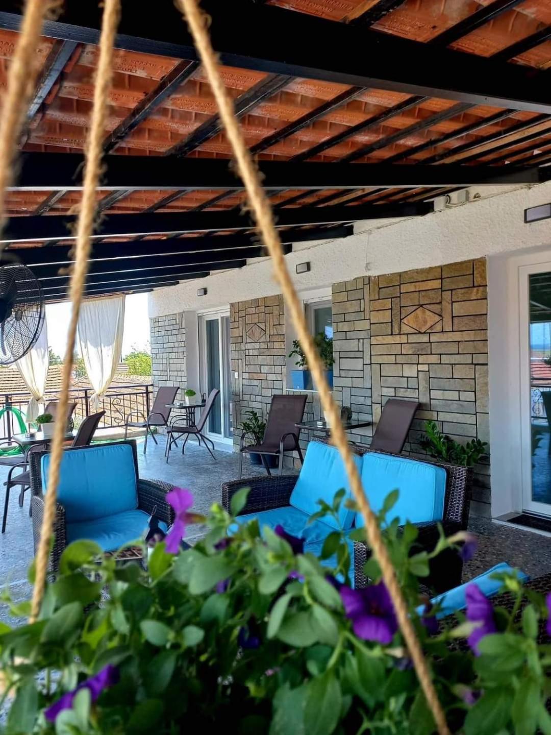 Four Sis Rooms Mangana Экстерьер фото